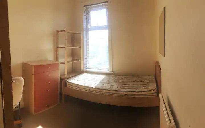 Single - Town & Nearby, 24h Bus, Airport-linked Homestay *