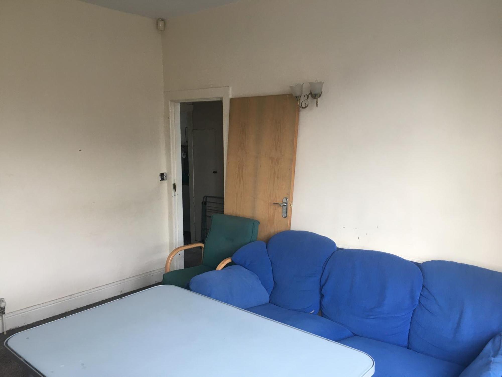Homestay Single - Town & Nearby, 24h Bus, Airport-linked *