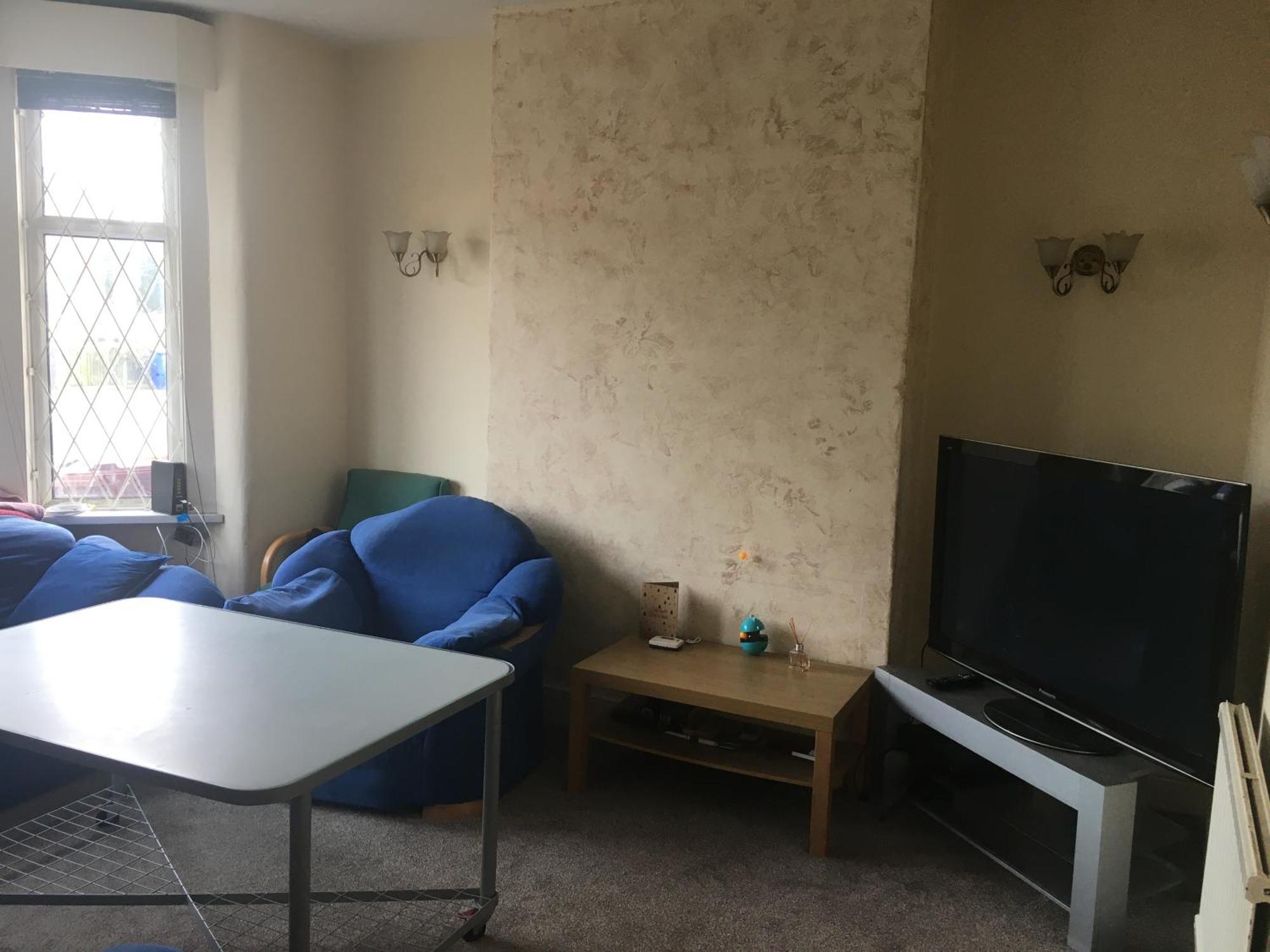 Single - Town & Nearby, 24h Bus, Airport-linked Homestay